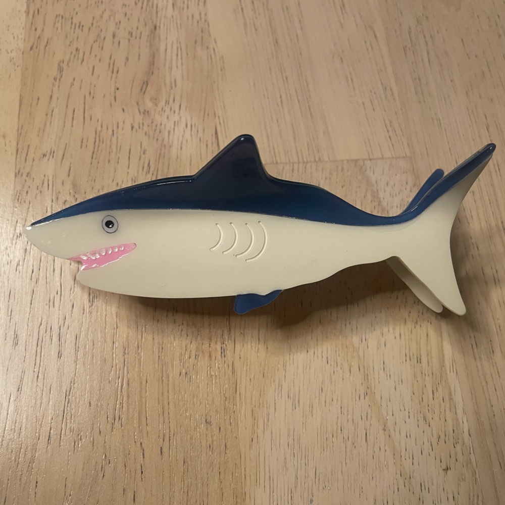 Shark Claw Clip